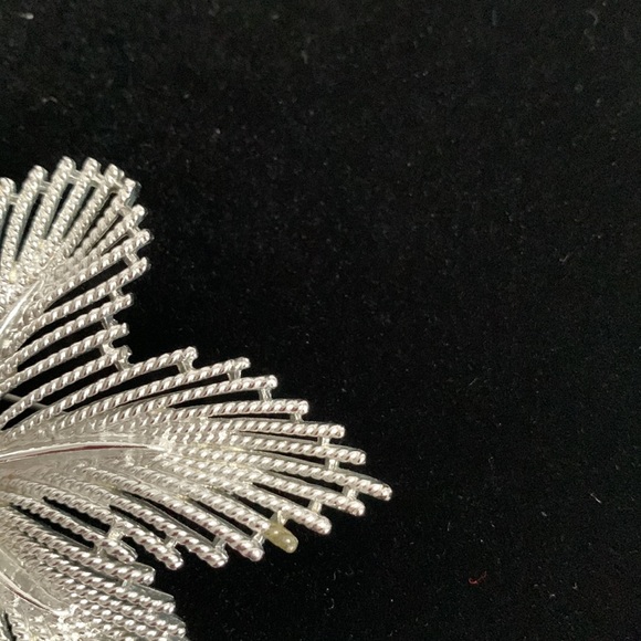 Sarah Coventry Maple Leaf Brooch Pin Textured Silver Tone 2 7/8” Nice Weight - Picture 12 of 12